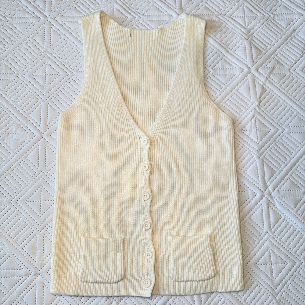 BRANDY MELVILLE  Elizabeth Button Knit Vest Pockets V-Neck